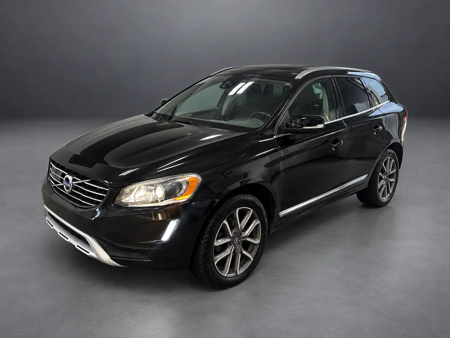 Volvo XC60, exemple de VUS offert selon disponibilité